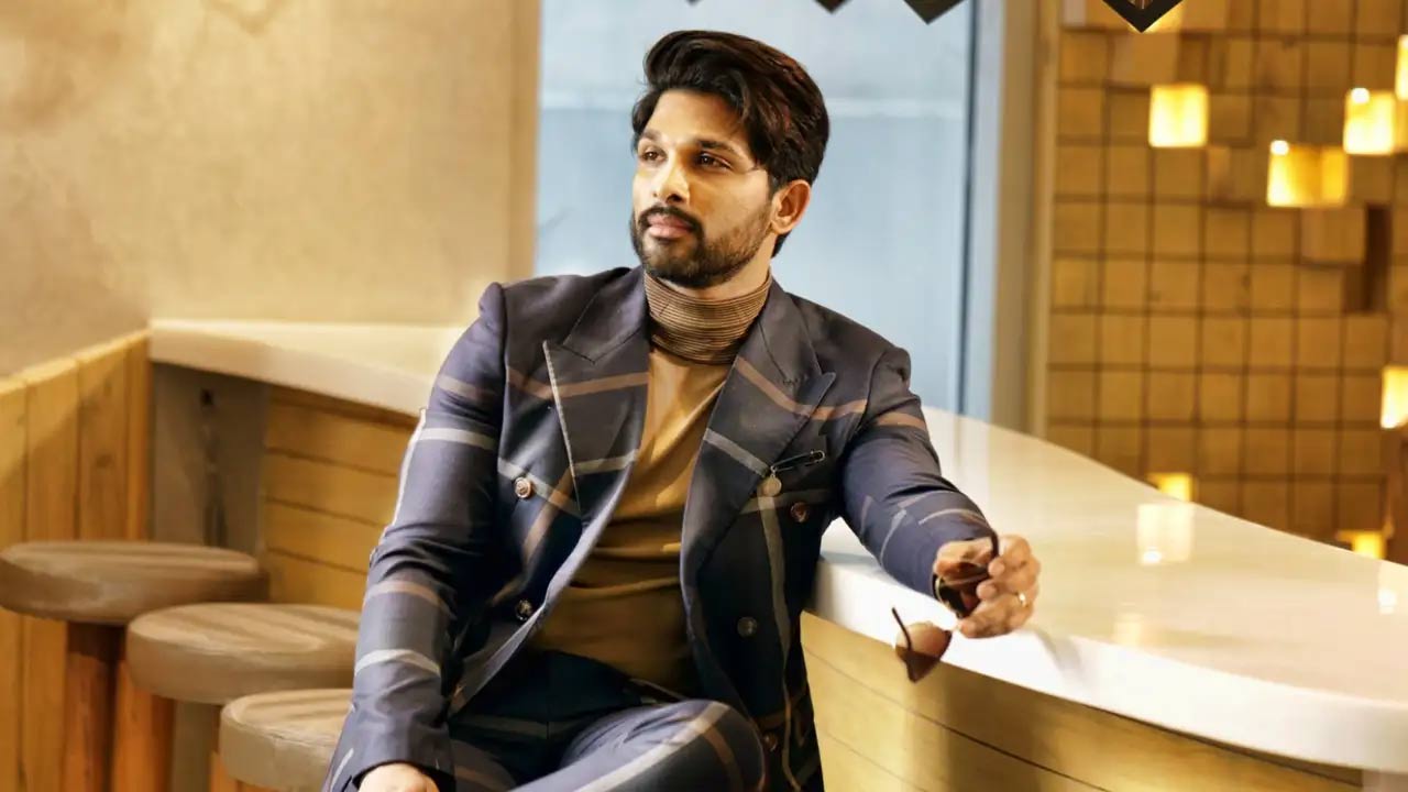 aa22  ఒకేసారి అల్లు అర్జున్ అలా కనిపిస్తే.. 