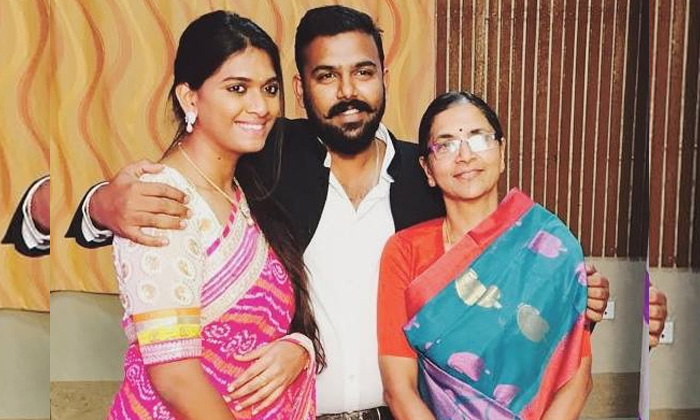 tarun bhaskar,latha,tarun bhaskar breakup,geetha bhaskar,krish,wife ramya  మరో టాలీవుడ్ డైరెక్టర్ విడాకుల వ్యవహారం 