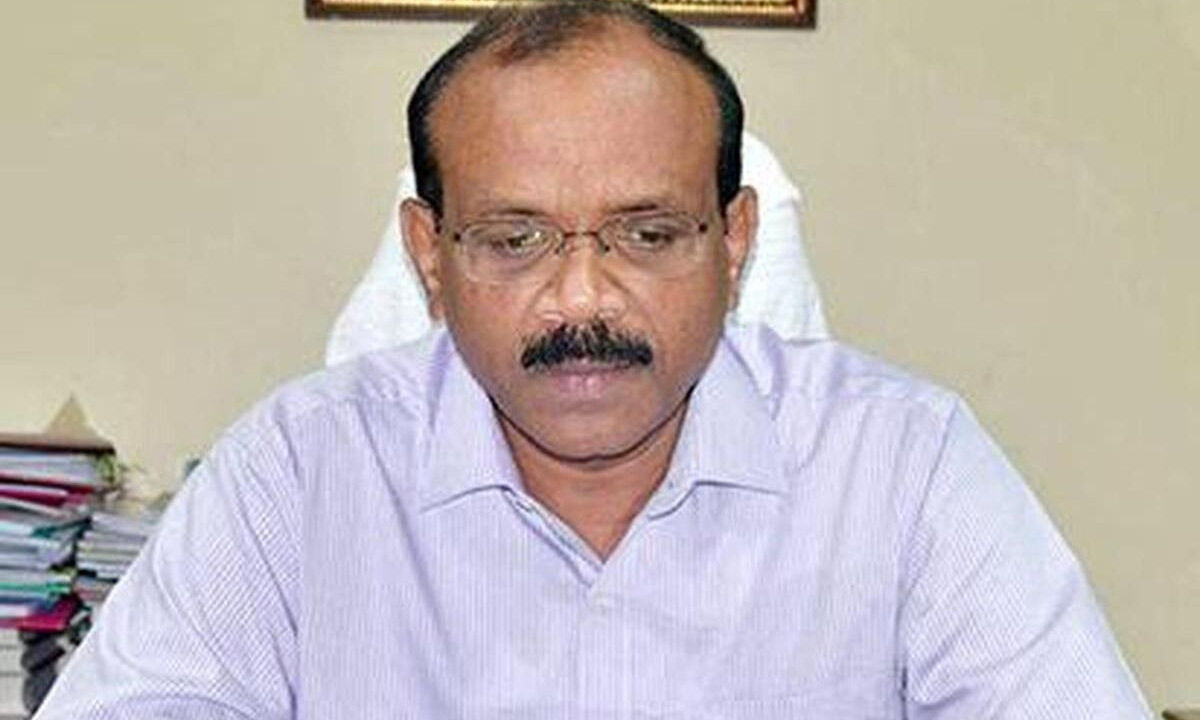 dhanunjaya reddy  చుట్టూ దొంగలని మైంటైన్ చేసిన జగన్ 