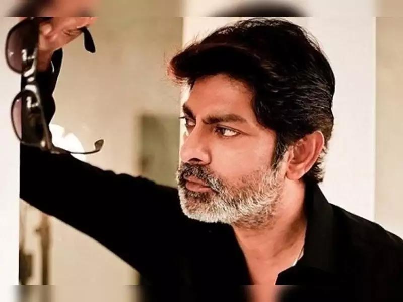 jagapathi babu,ssmb28  SSMB28 కోసం జగపతి బాబు న్యూ మేకోవర్ 