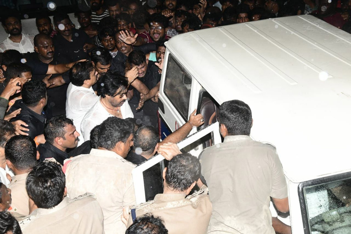 pawan kalyan,ys jagan,chandrababu arrest,vijayawada  క్రిమినల్స్ పాలన ఇలాగే ఉంటుంది