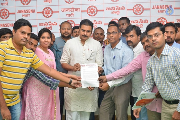 pawan kalyan,janasena,dci,dci ltd privatization,janasena party  జనసేనాని ముందుకు మరో సమస్య..!