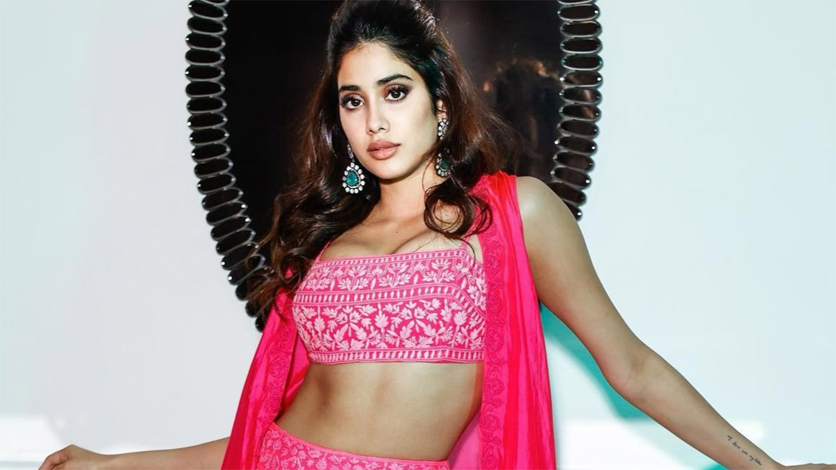 janhvi kapoor,emi payment,sridevi daughter,janhvi kapoor photos,heroine,bollywood,brands  జాన్వీకపూర్ ఇలా అడుక్కుంటుందేంటి?