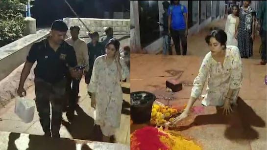 janhvi kapoor  బర్త్ డే స్పెషల్-కాలినడకన తిరుమలకు జాన్వీ 