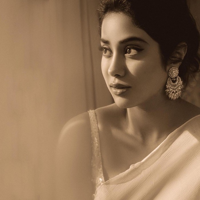 janhvi kapoor,manish malhotra saree,janhvi kapoor in manish malhotra saree,janhvi kapoor saree look