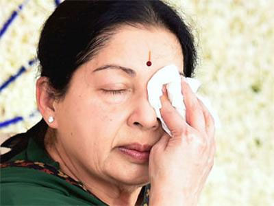 jayalalitha,health problem,apollo hospital,chennai,governor,vidyasagar rao  అమ్మ ఆరోగ్యంపై సర్వత్రా అనుమానమే..?