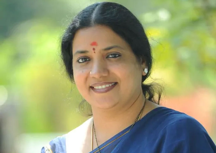 jeevitha rajasekhar,enters,daughter,sivani,2 states movie  జీవితా రాజశేఖర్ రంగంలోకి దిగుతోందా?