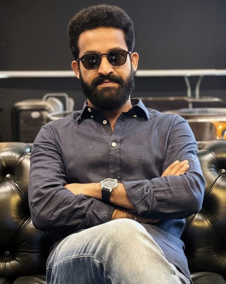 ntr  ఎన్టీఆర్ న్యూ లుక్-ఊపిరిపీల్చుకుంటున్న ఫ్యాన్స్ 