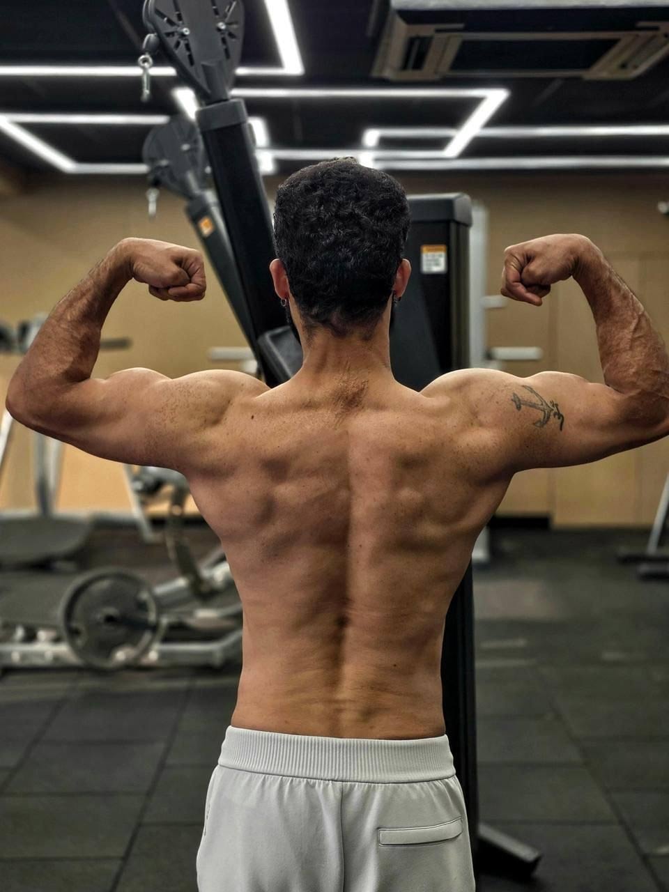 jr ntr  కాక పుట్టిస్తోన్న యంగ్ టైగ‌ర్ మస్కులర్ లుక్!