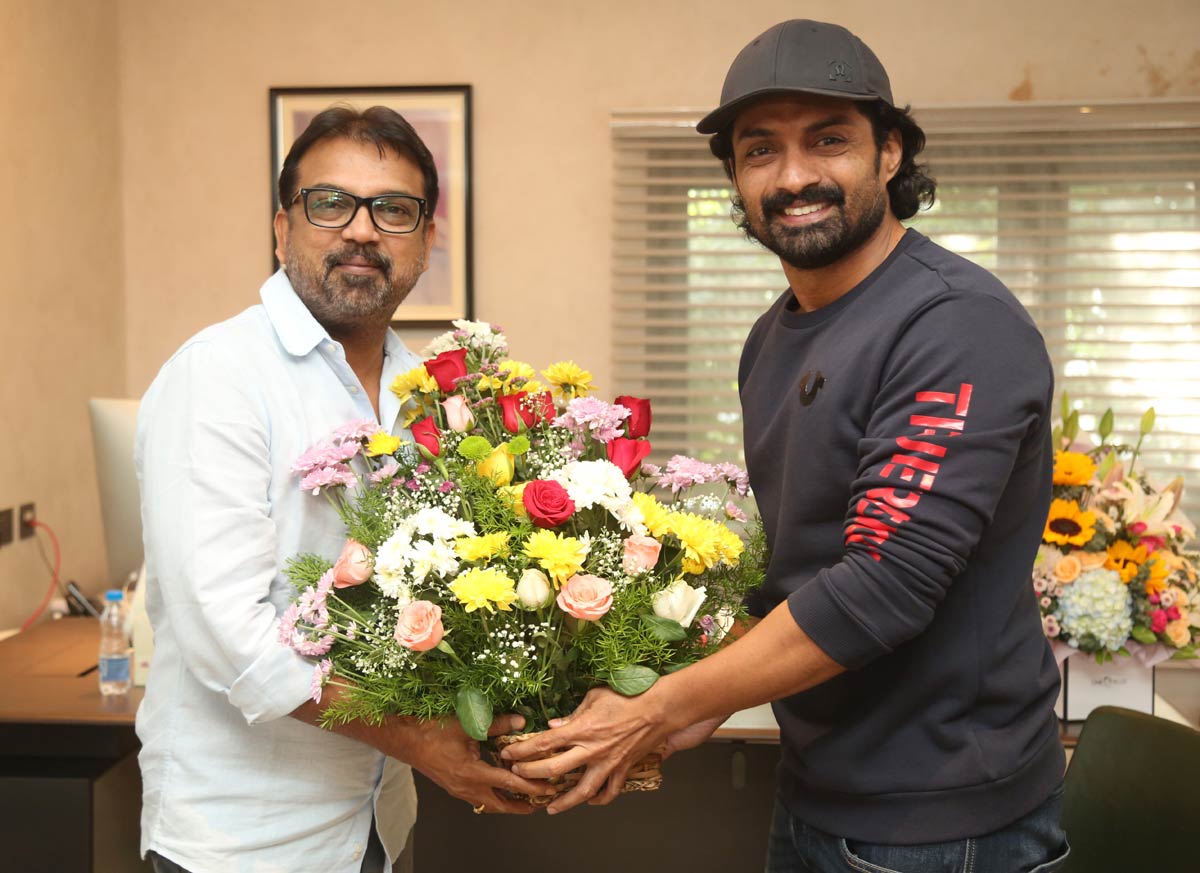 kalyan ram  నా తమ్ముడు, మా నాన్న కుమ్మేసాడు: NKR 