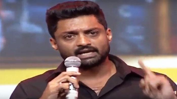 kalyan ram,aravinda sametha,pre release event,ntr,trivikram srinivas  కళ్యాణ్ రామ్ ఏడిపించేశాడు..!!