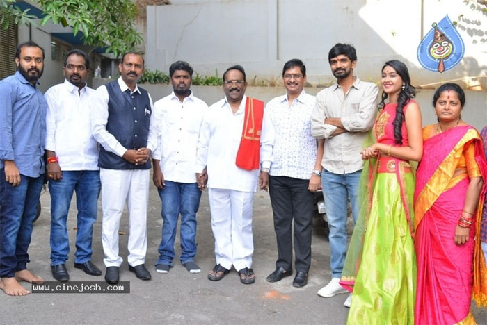 kanakam 916 kdm movie,kanakam 916 kdm movie opening,kanakam 916 kdm movie muhurat,care of kancharapalem  ఈ సినిమాకి బంగారాన్నే టైటిల్‌గా పెట్టారు