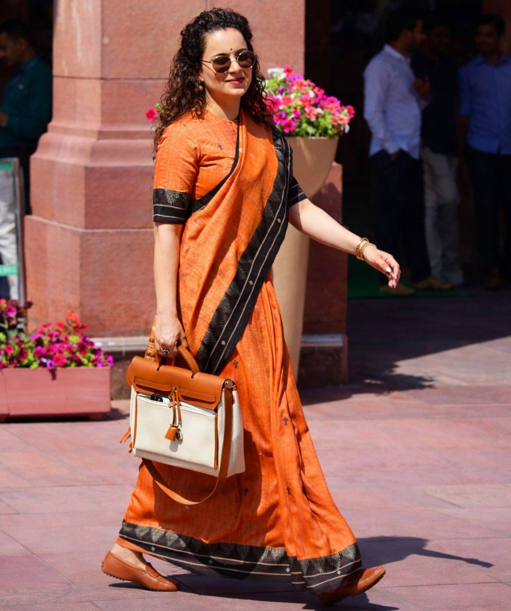 kangana ranaut  బాలీవుడ్‌కు నియంత్రణ విధించాల్సిందే!