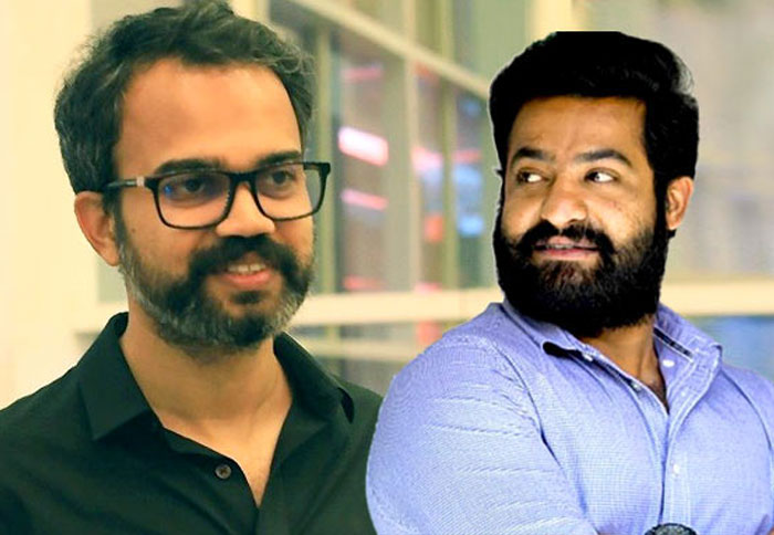 jr ntr,prashanth neel,welcome,hate,kannada people,jr ntr fans  ప్రశాంత్ నీల్ భలే ఇరుక్కున్నాడుగా..!!