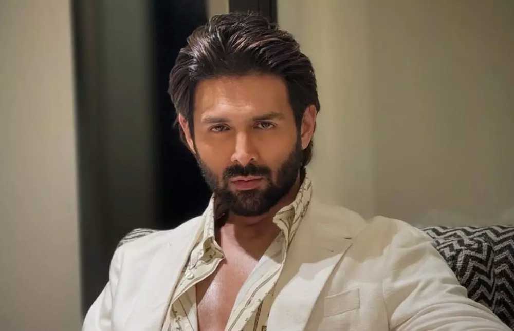 kartik aaryan  20 రోజుల్లో స్టార్ హీరో 15 కోట్ల పెట్టుబ‌డి