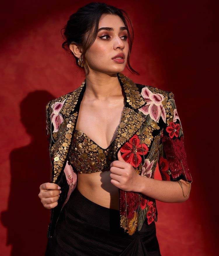 krithi shetty | కృతి శెట్టి గ్లామర్ సొగసులు 