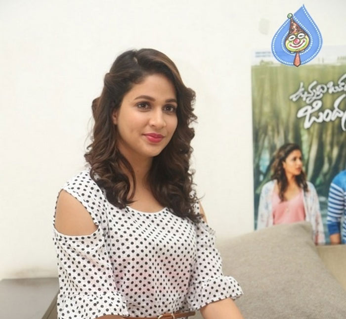 lavanya tripathi,vunnadhi okate zindagi,magadheera,ram,interview  ఆ సినిమాలు వద్దంటూనే 'మగధీర'కి ఎసరెట్టేసింది! 