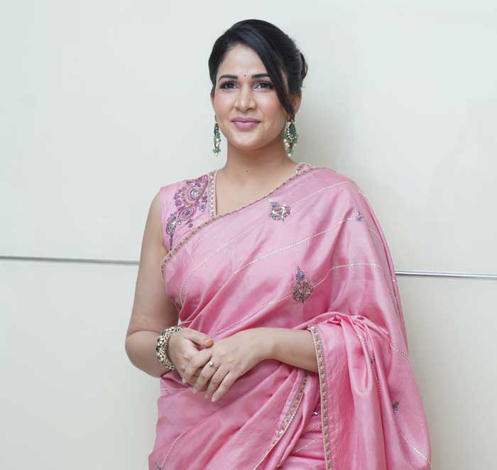 lavanya tripathi defends chiranjeevi  మెగాస్టార్‌ను డిపెండ్ చేసిన కోడ‌లు లావ‌ణ్య‌