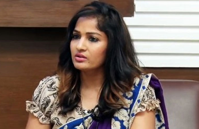 madhavi latha,kathi mahesh,warning,lord rama  కత్తికి భలే వార్నింగ్‌ ఇచ్చింది..!