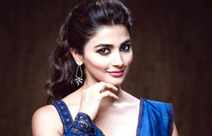 pooja hegde,mahesh babu,25 movie,pooja hegde role  మహేష్ 25 పూజ హెగ్డే పాత్రేంటో తెలుసా? 