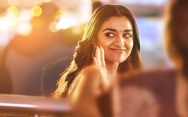 mahesh babu,fans,keerthi suresh,look,rang de movie  లుక్స్ ఎలా ఉంటేనేం.. రొమాంటిక్‌గా బావుంది