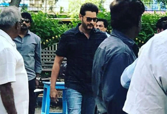 mahesh babu,thickest beard,pic leaked,social media,maharshi movie  అబ్బో.. మహేష్‌బాబేనా..?