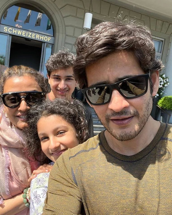 mahesh babu,namrata,goutham,sitara,mahesh family,italy trip pics  మహేష్ బాబు ఇటలీ వెకేషన్స్ సెల్ఫీ 