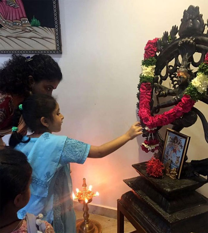 sithara mahesh,dancing lessons,lord nataraja  మహేష్‌ కూతుర్ని దించుతున్నారు! 