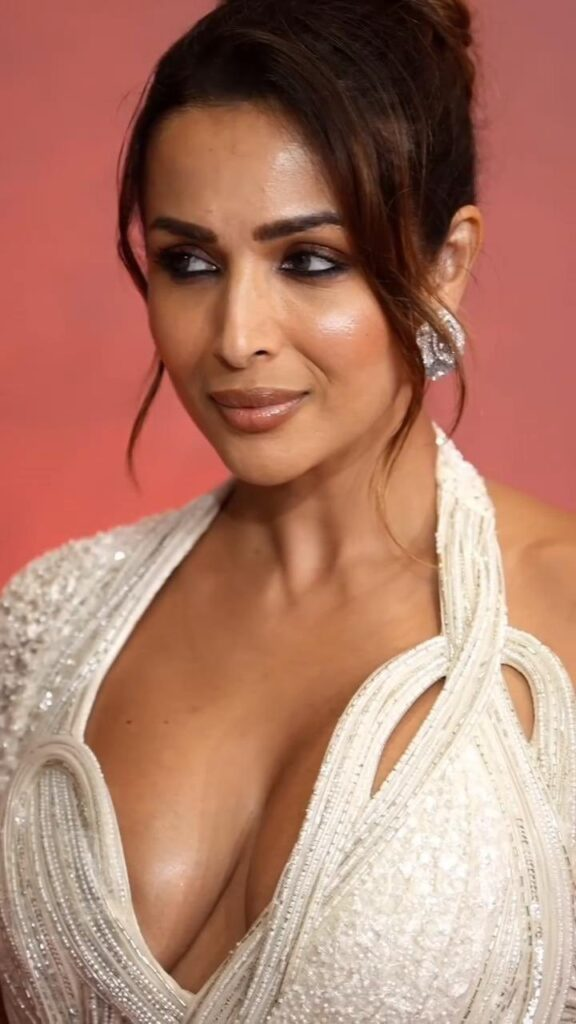malaika arora  వ‌య‌సు ఒక నంబ‌ర్ మాత్ర‌మే