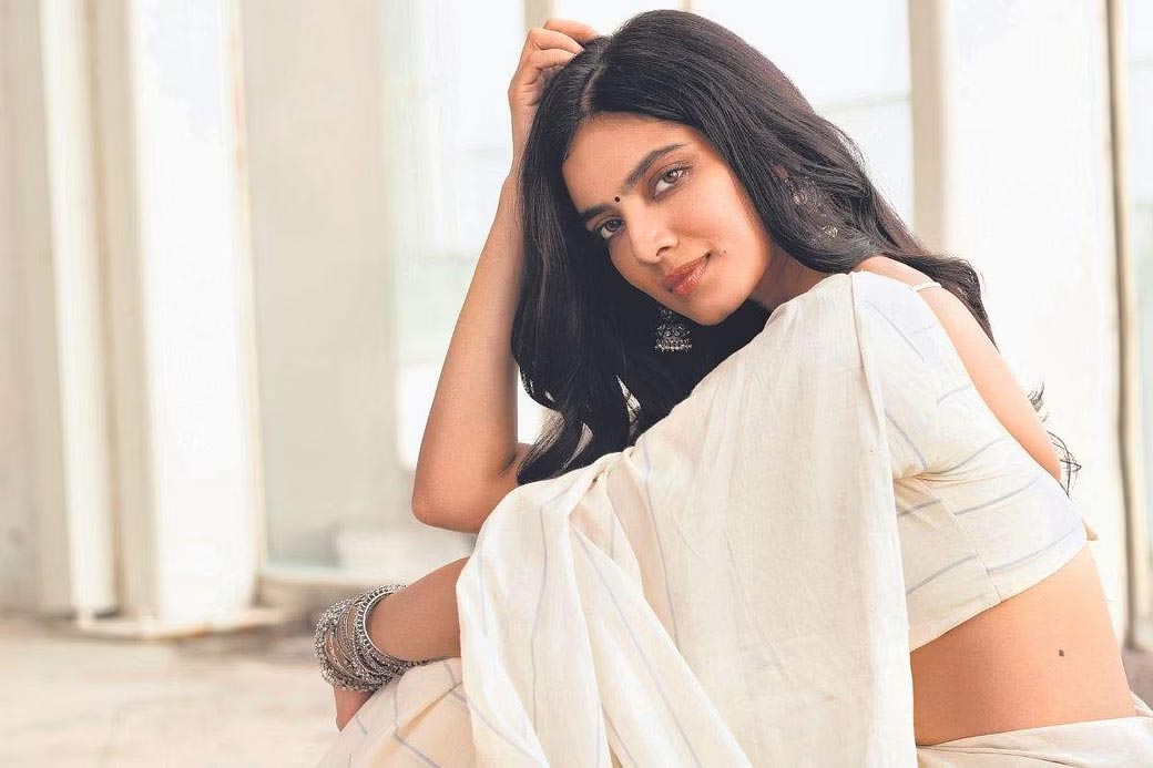 malavika mohanan,pawan kalyan,ustaad bhagat singh  పవన్ కళ్యాణ్ ప్రాజెక్ట్ పై మాళవిక క్లారిటీ 