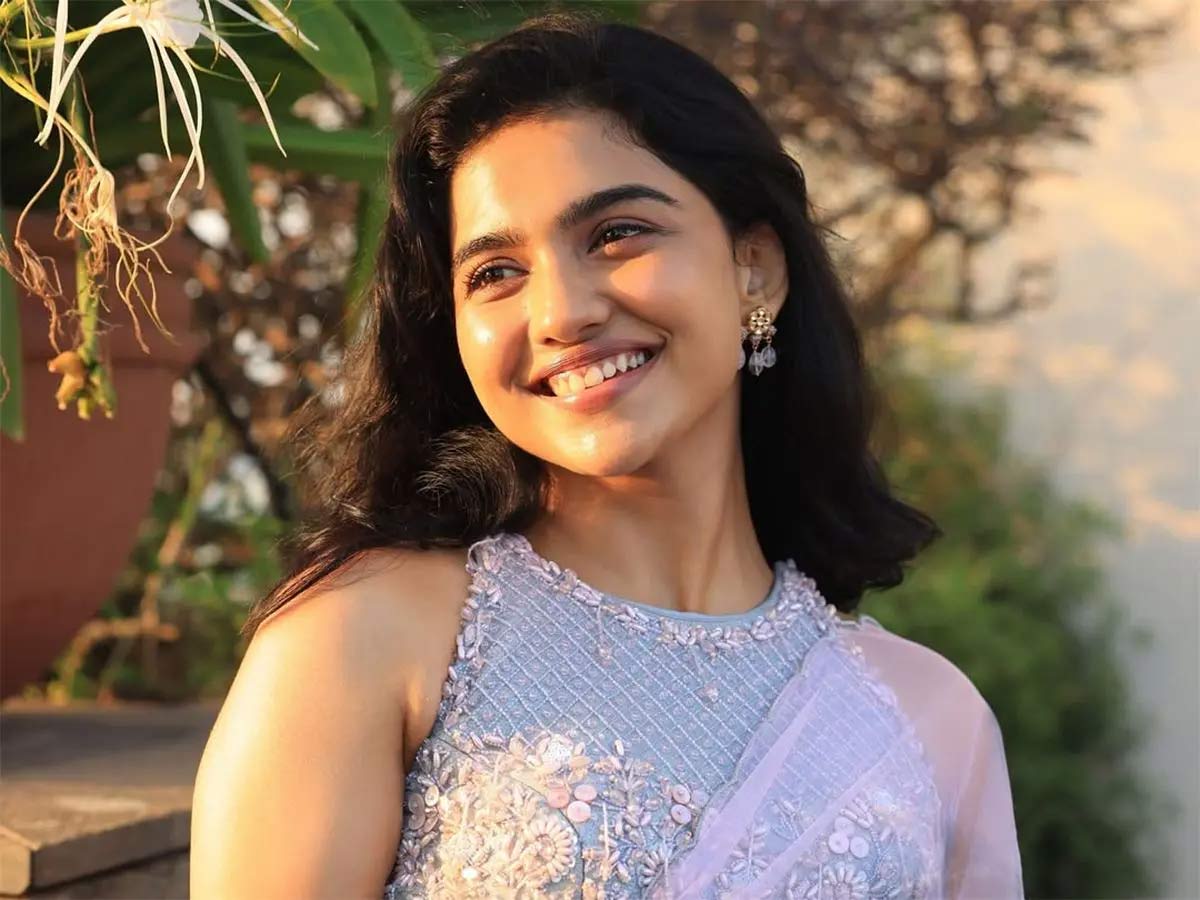 mamitha baiju  ప‌ప్పులో కాలేసారంటోన్న యువ సంచ‌ల‌నం!