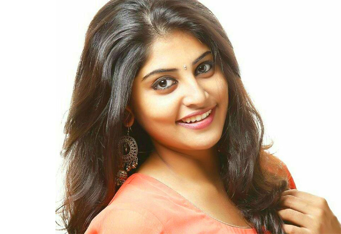 manjima mohan,exposing,sahasam swasaga sagipo actress,manjima mohan movies  మంజిమా కూడా స్కిన్‌షో పై క్లారిటీ ఇచ్చింది!