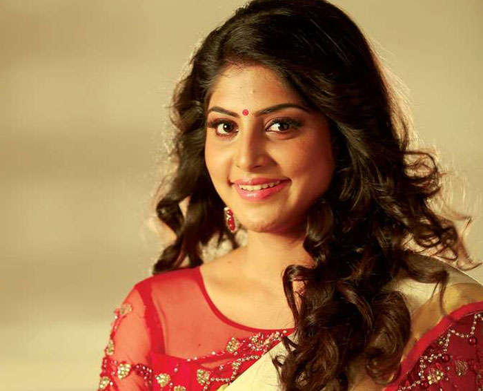 manjima mohan,sexual object,sanusha,pepper spray  పెప్పర్‌ స్ప్రే కంటే బలమైన వస్తువు ఉండాలట!