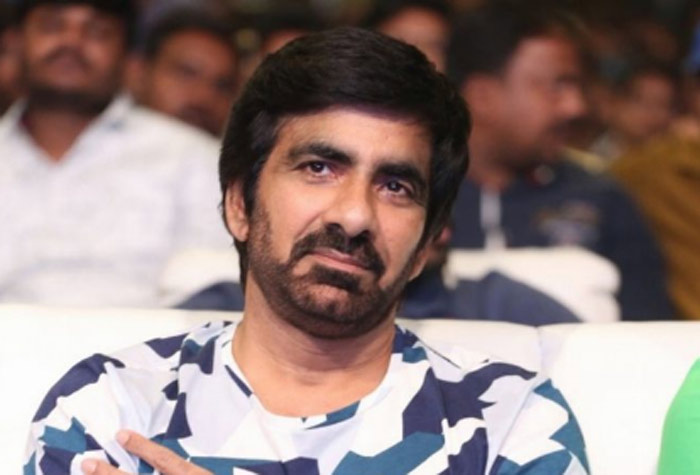 ravi teja,nela ticket,release,malavika sharma,nagarjuna,officer  రవితేజని హీరోయిన్ ఆపుతుంది..!