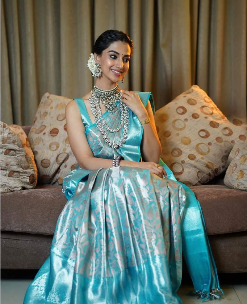 meenakshi chaudhary  మీనాక్షి చౌదరి పెళ్లిపై ఫుల్ క్లారిటీ 