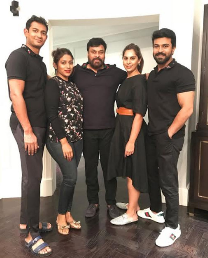 chiranjeevi,family pic,social media,ram charan,upasana,susmitha  పిక్: మెగా ఫ్యాన్స్‌ని ఖుషీ చేశారు