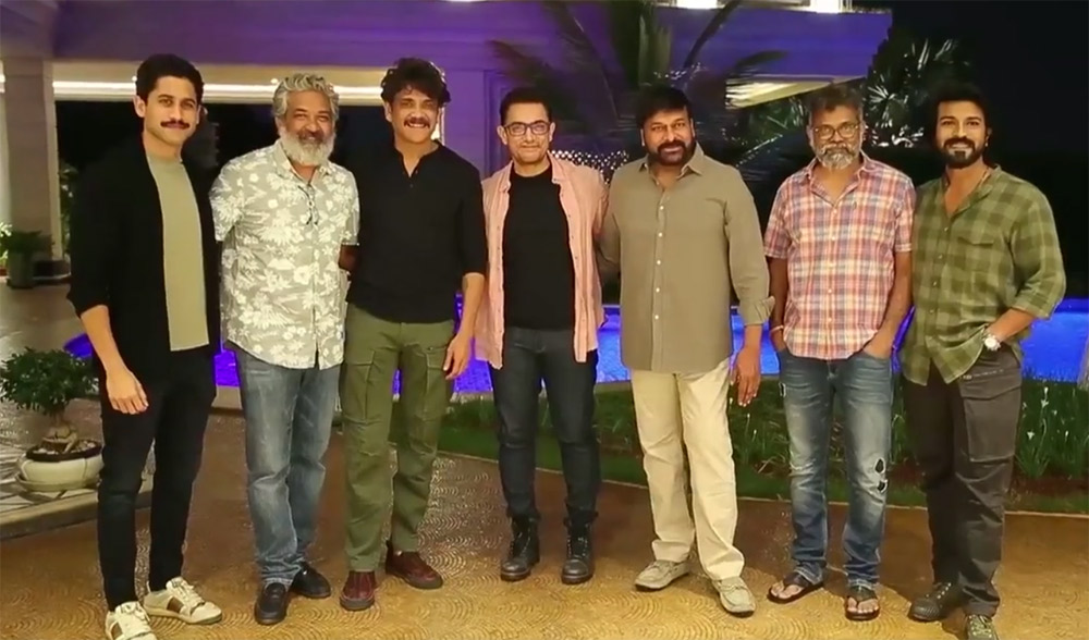 chiranjeevi,aamir khan,laal singh chadda,presentation,tollywood,premiere,nagarjuna,naga chaitanya,ss rajamouli,sukumar,aamir khan film  ఫస్ట్ టైమ్ మెగాస్టార్ చిరు ఆ పని చేస్తున్నారు