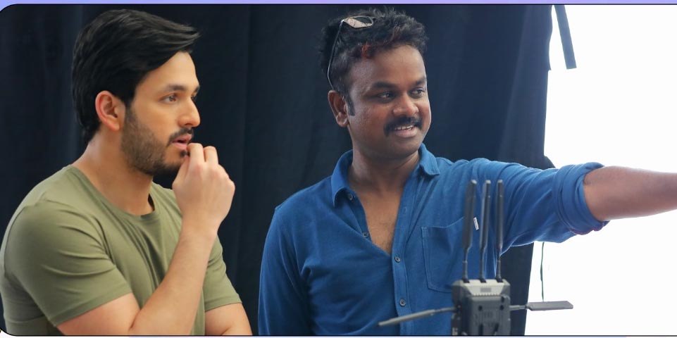 akhil,pooja hegde,akhil -pooaja hegde,most eligible bachelor movie,most eligible bachelor decent promotions  ఇద్దరి మెడ మీద మోస్ట్ బ్యాచులర్ కత్తి 