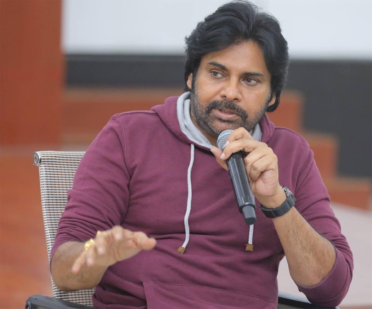 pawan kalyan  నా నిర్మాత‌లు న‌ష్టాల‌పాల‌య్యారు: ప‌వ‌న్