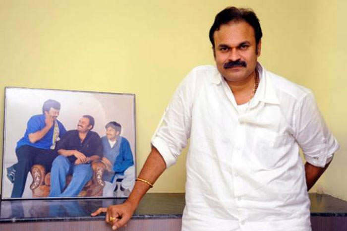 pawan kalyan,nagababu,janasena,nagababu janasena entry,mega family  నాగబాబుకి అందుకే జనసేన ఛాన్స్ ఇవ్వట్లేదా? 