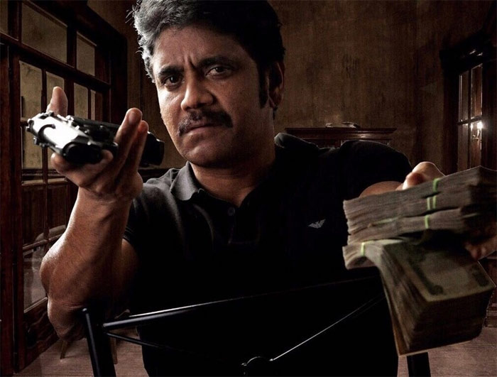 nagarjuna,ram gopal varma,new look,anushka setty  నాగ్.. లుక్ అదిరిపోయింది..!