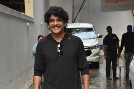 nagarjuna,dharma productions,ghost movie  బాలీవుడ్ లో నాగ్.. అందరిలో అనుమానాలు