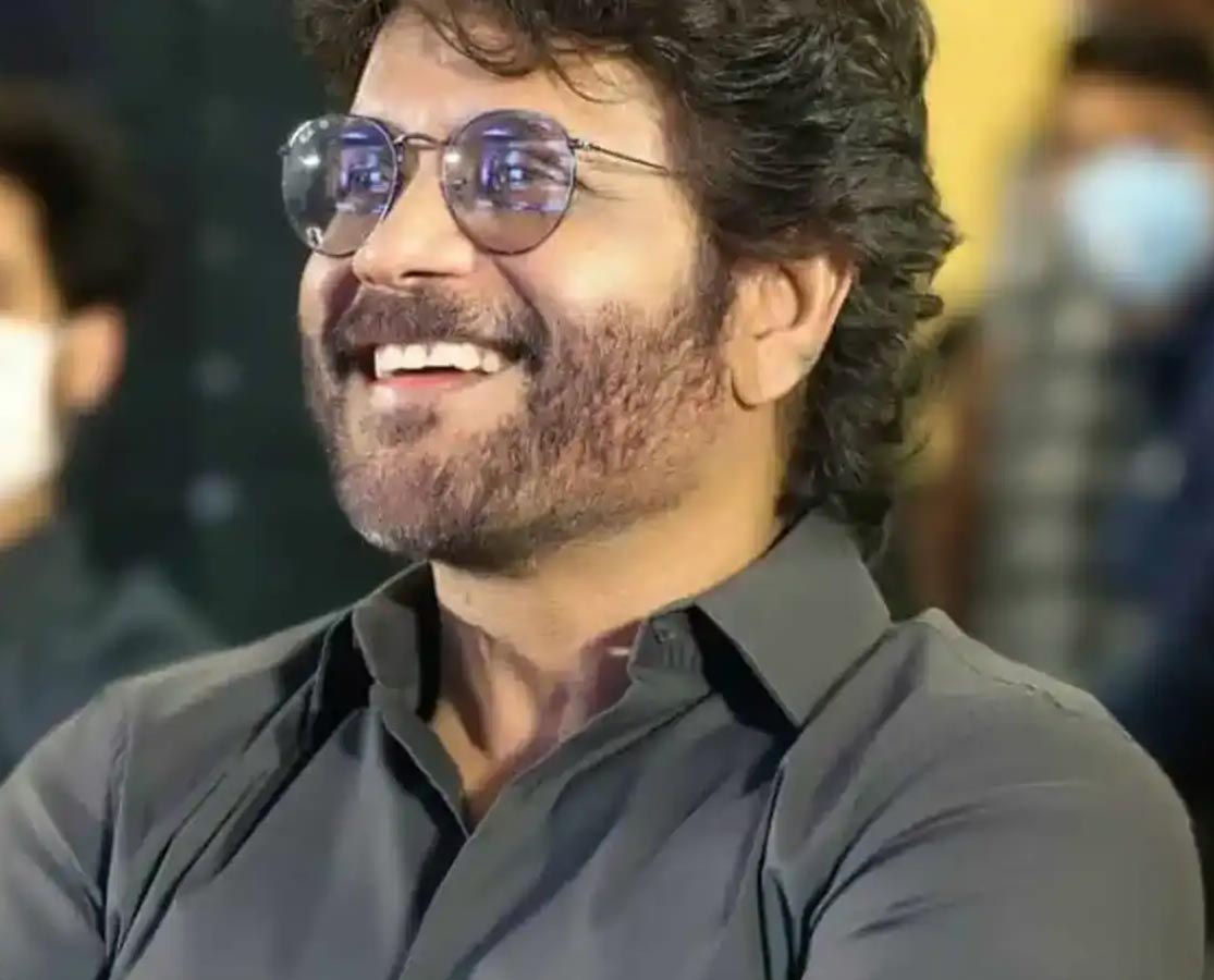 nagarjuna  ఆర్టీఏ కార్యాలయంలో నాగార్జున సందడి 