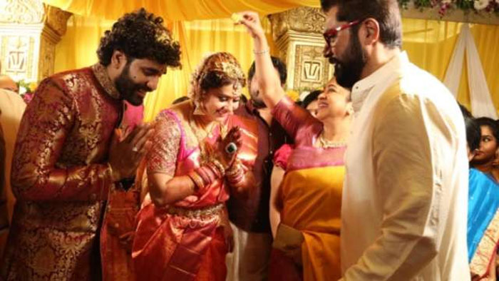 namitha,veerandra chowdhary,iskcon temple,marriage  అంగరంగ వైభవంగా నమిత - వీరేన్ ల పెళ్లి!