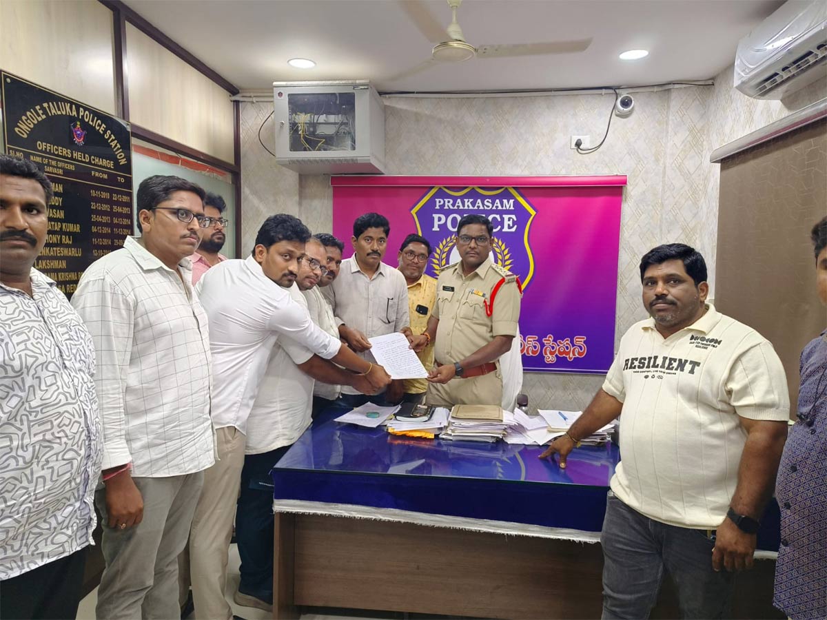 balakrishna  బాలయ్య పై ట్రోల్స్-పోలీస్ కంప్లైట్ 