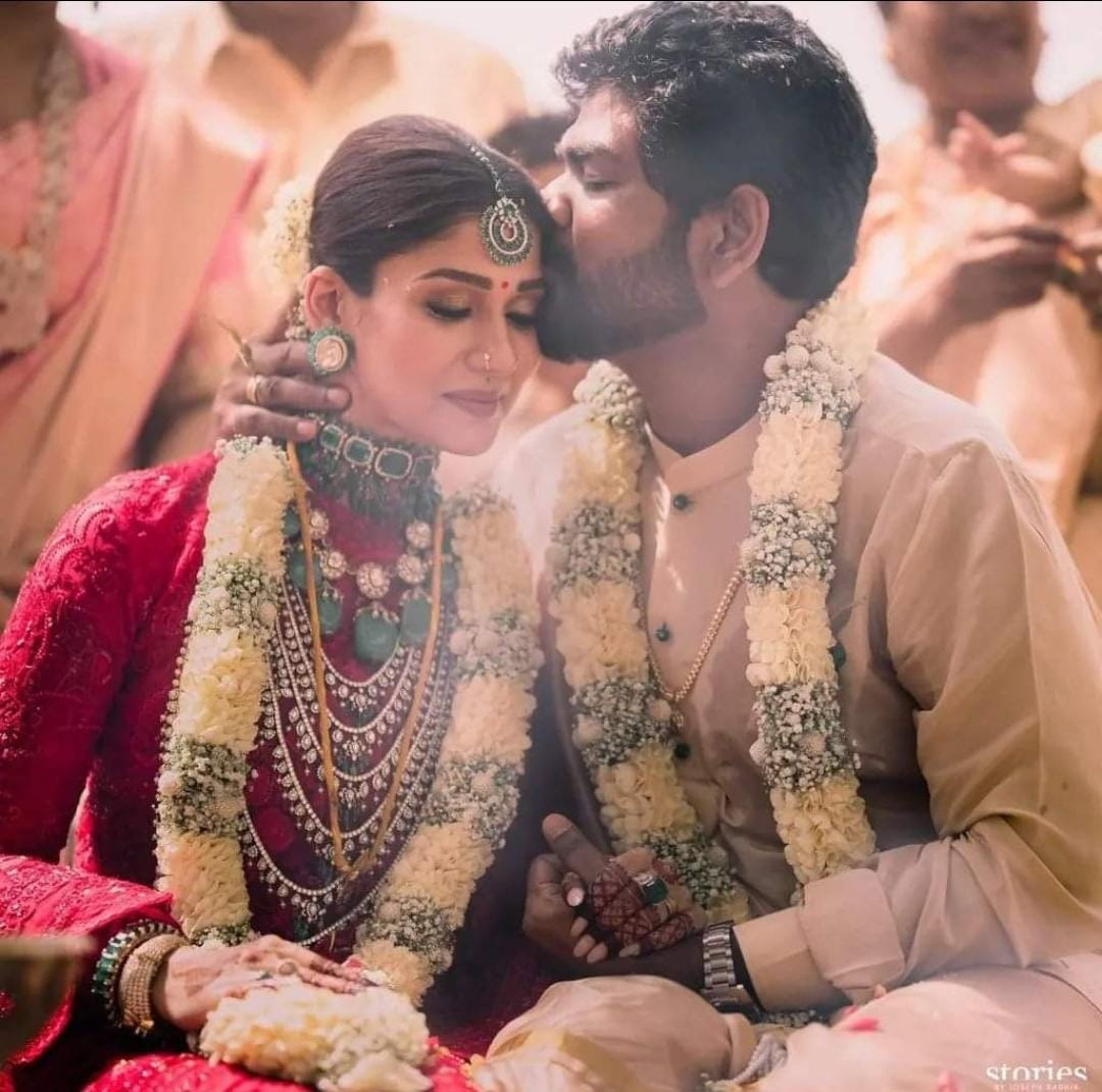 nayanthara - vignesh shivan,nayanthara weds vignesh shivan,nayanthara - vignesh shivan wedding first pic  నయన్-విగ్నేష్ వెడ్డింగ్ ఫస్ట్ పిక్