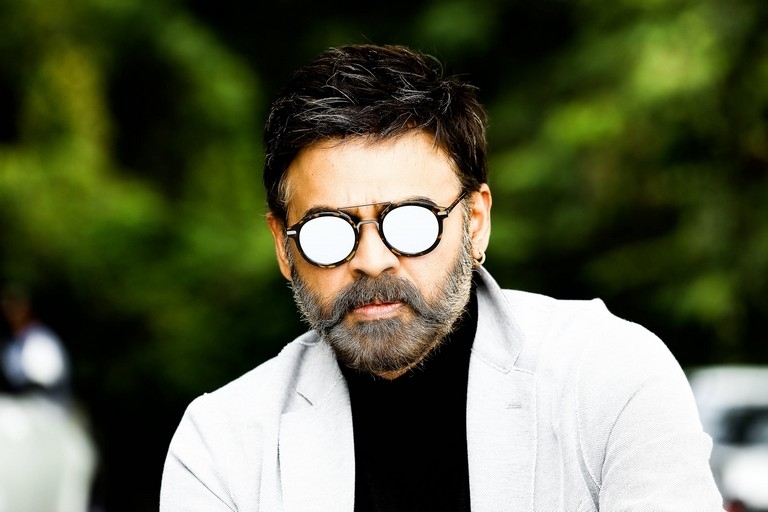 venkatesh,new look,birthday special,narappa,f3  తెలుగు సినిమాలో కొత్త ట్రెండ్!