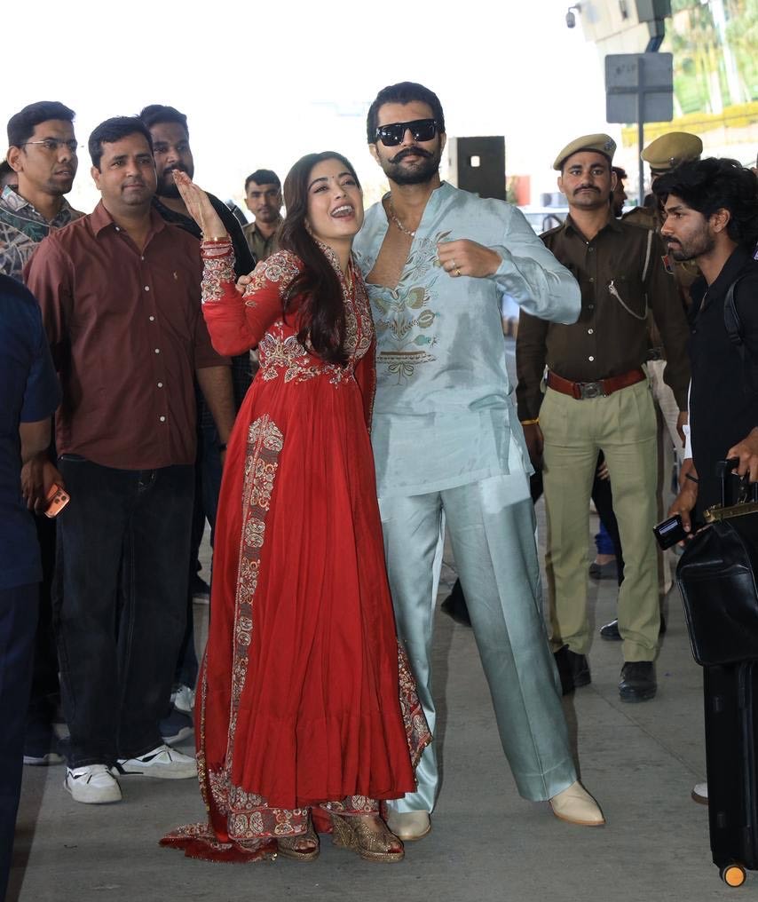 vijay  పెళ్లి తర్వాత మొటిసారి జంటగా..