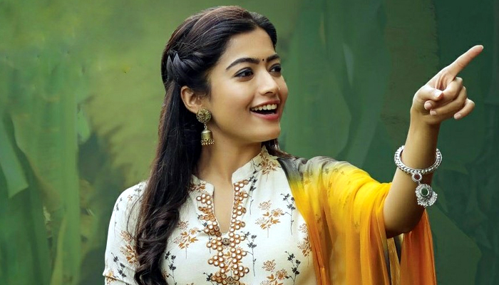 actress rashmika,rashmika mandanna,geetha govindam,naga chaitanya  రష్మిక మందన్నాను వదలనంటున్న డైరెక్టర్!