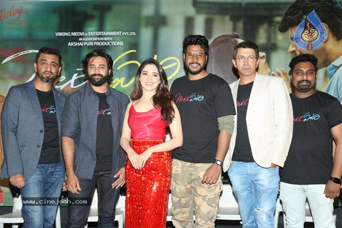 next yenti,next enti movie,tamanna,sundeep kishan,navdeep,kunal kohli  తమన్నాకి తెగ నచ్చేసిందట..!!